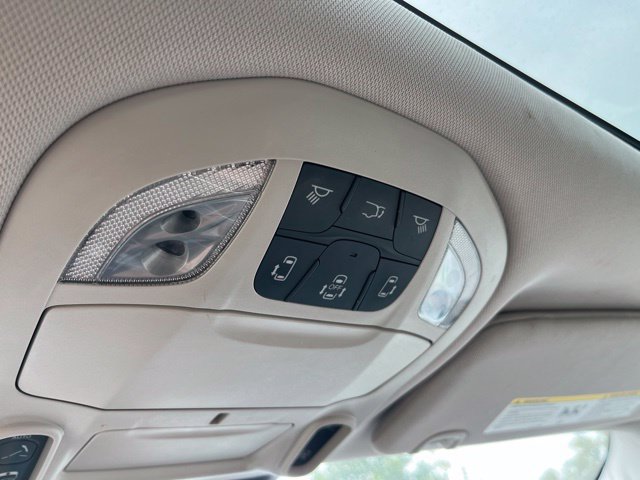 Used 2019 Chrysler Pacifica Limited FWD image 18