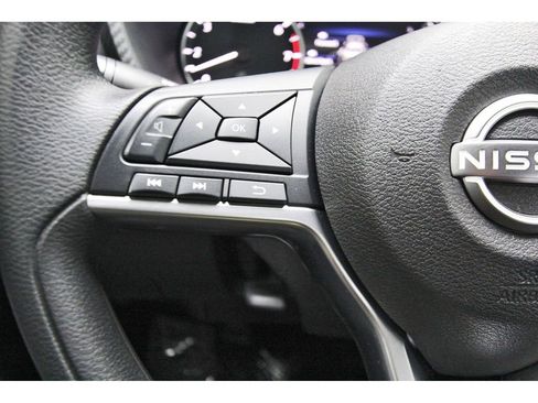Used 2024 Nissan Sentra SV FWD image 17