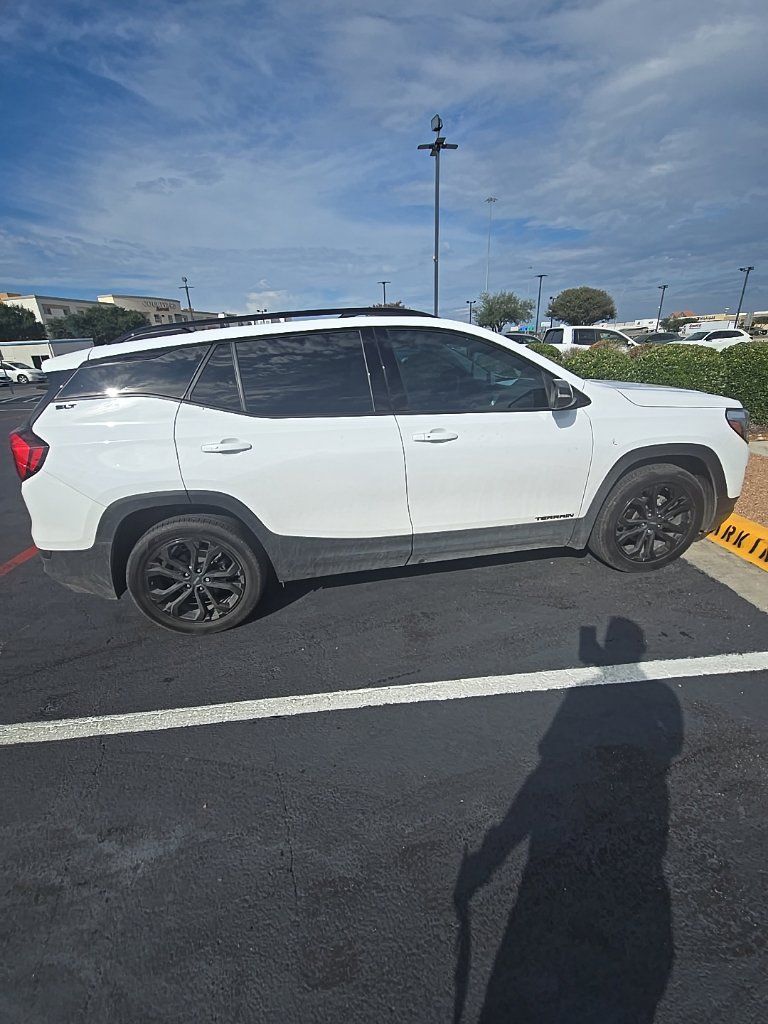 Used 2021 GMC Terrain SLT w/ Elevation Edition FWD image 5