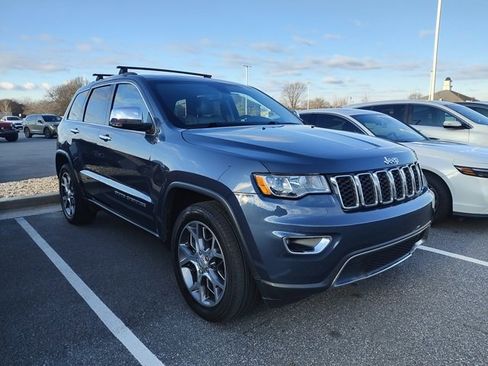 Used 2020 Jeep Grand Cherokee Limited image 3