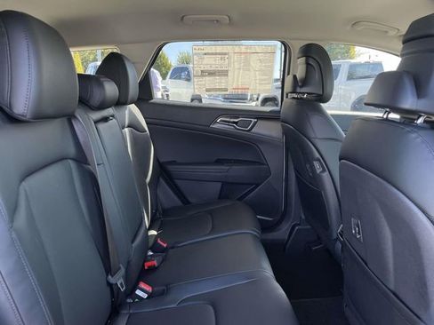 New 2026 Kia Sportage EX image 17