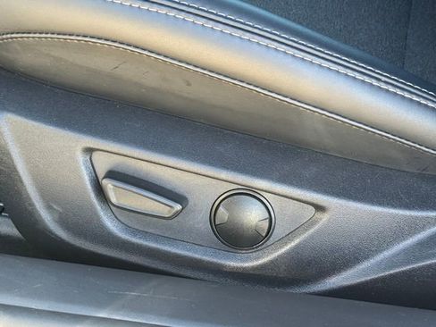 Used 2025 Ford Mustang Convertible RWD image 25