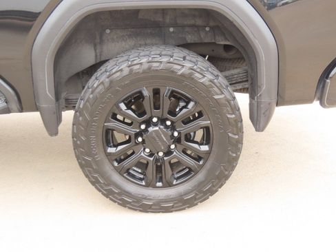 Used 2023 GMC Sierra 2500 Denali w/ Denali Black Diamond Edition AWD/4WD image 16