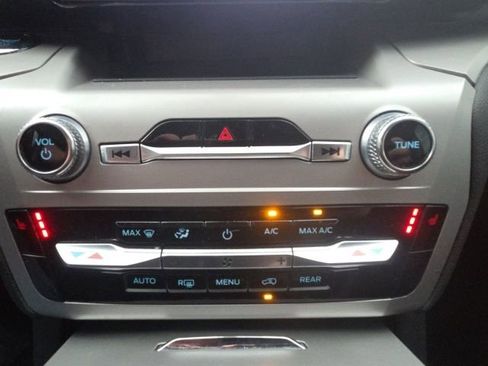 Certified 2023 Ford Explorer XLT AWD/4WD image 32