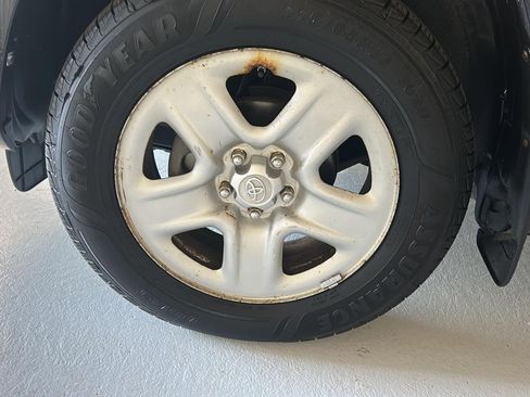 Used 2012 Toyota RAV4 4WD w/ Value Pkg image 28