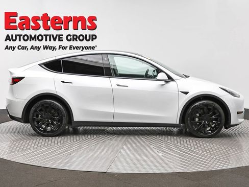 Used 2022 Tesla Model Y Long Range image 4