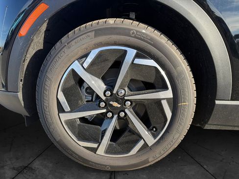 New 2026 Chevrolet Equinox EV LT image 14