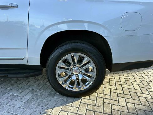 Used 2021 GMC Yukon XL Denali image 10