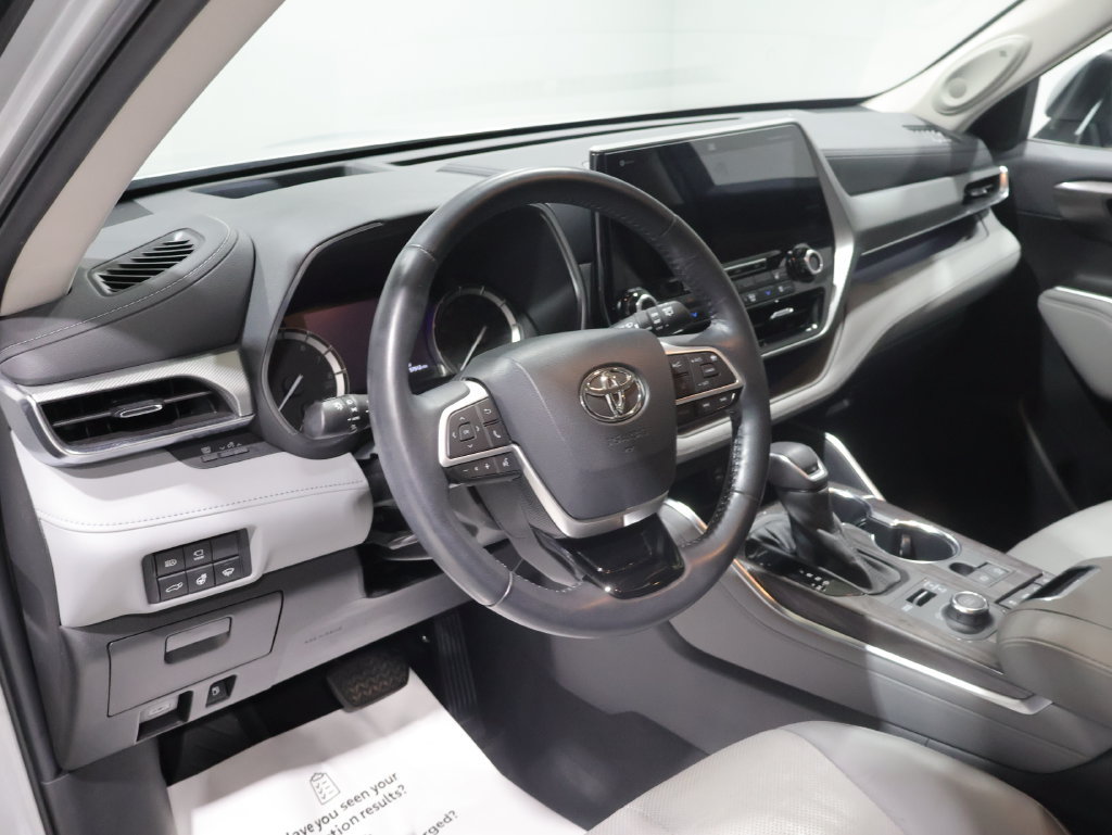 Used 2022 Toyota Highlander Platinum AWD/4WD image 15