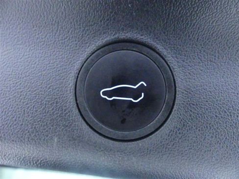 Used 2023 Tesla Model Y AWD image 30