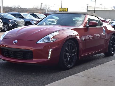Used 2016 Nissan 370Z Roadster RWD image 16