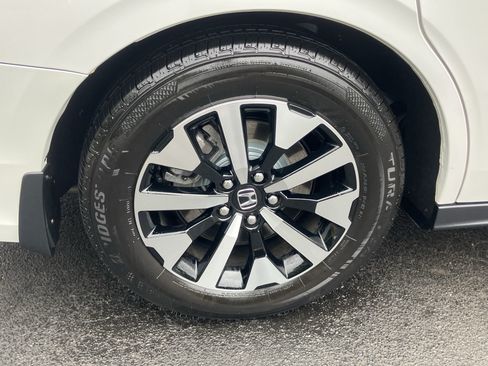 Certified 2026 Honda Odyssey EX-L image 13