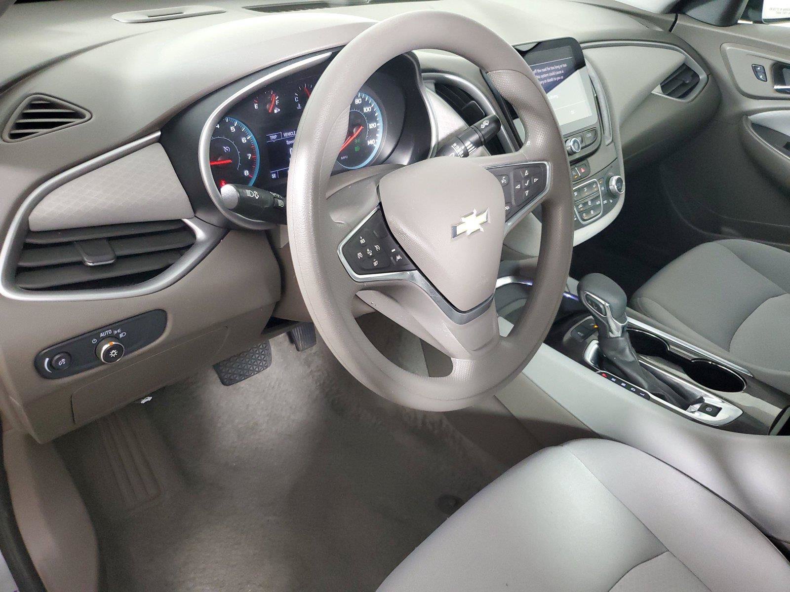 Used 2025 Chevrolet Malibu LT FWD image 23