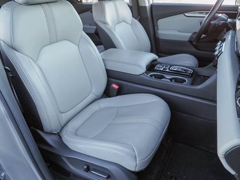 Used 2024 Honda Pilot Touring image 20