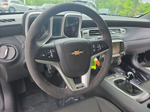 Used 2015 Chevrolet Camaro SS w/ SS Performance Package RWD image 15