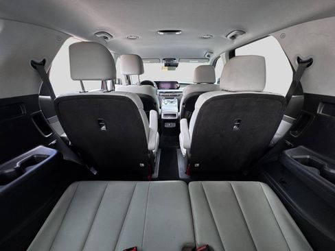 Used 2023 Hyundai Palisade SEL w/ Winter Package image 7
