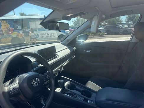 Certified 2025 Honda Accord SE image 9