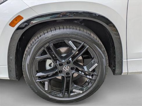 New 2026 Volkswagen Tiguan SE R-Line image 10