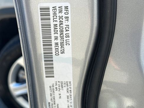 Used 2024 Jeep Compass Latitude AWD/4WD image 36