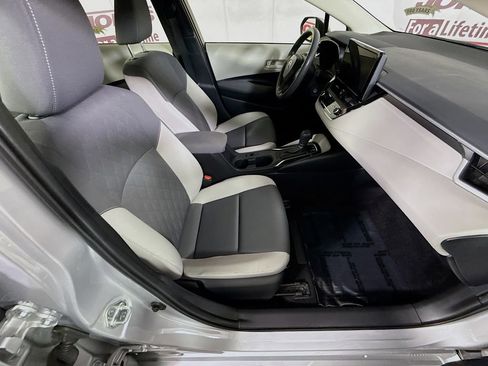 Certified 2023 Toyota Corolla LE image 28