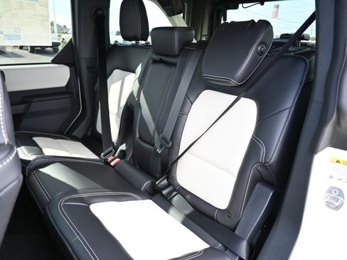 New 2026 Ford Bronco Outer Banks w/ Sasquatch Package AWD/4WD image 35