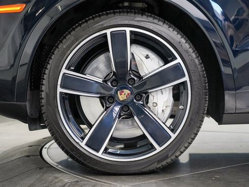 Used 2021 Porsche Cayenne Turbo AWD/4WD image 12