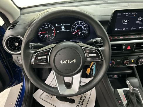 Used 2023 Kia Forte LXS FWD image 4