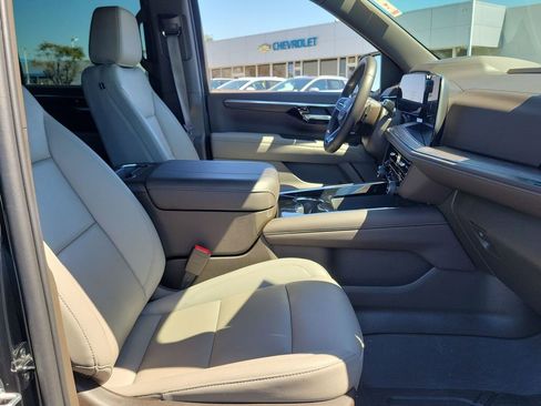 Used 2025 Chevrolet Tahoe Z71 AWD/4WD image 28