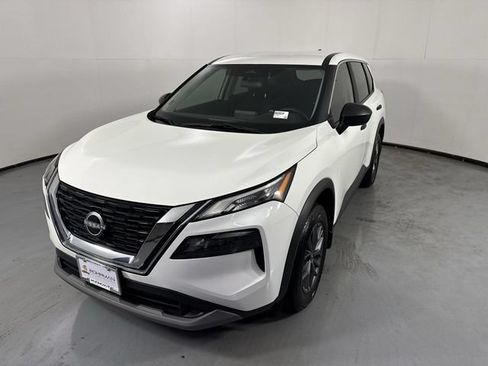 Used 2023 Nissan Rogue S FWD image 24