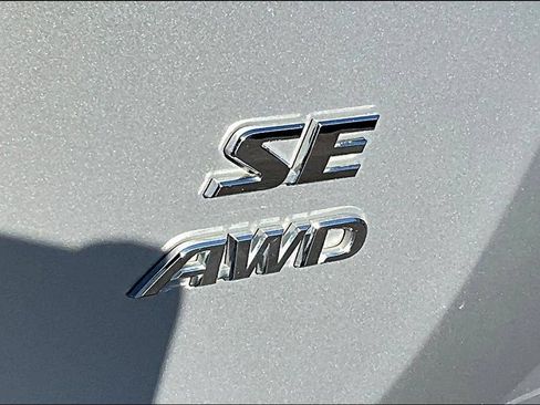 Used 2018 Toyota RAV4 SE w/ Power Extra Value Package AWD/4WD image 20