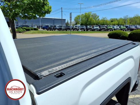 Used 2017 GMC Sierra 1500 SLT w/ SLT Premium Package AWD/4WD image 30