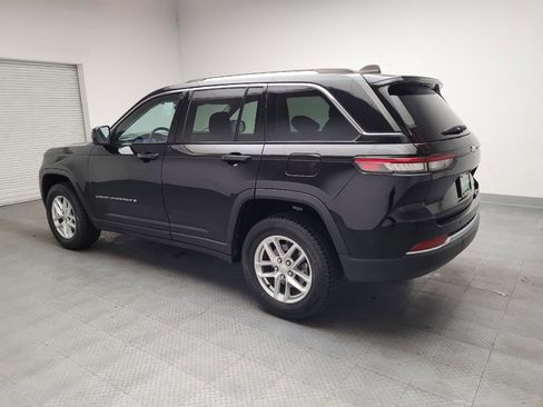 Used 2023 Jeep Grand Cherokee Laredo w/ Luxury Tech Group I RWD image 3