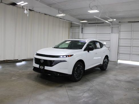 Used 2025 Nissan Murano Platinum w/ Cargo Package AWD/4WD image 4