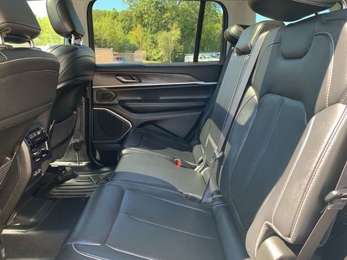 Used 2022 Jeep Grand Cherokee L Limited image 21