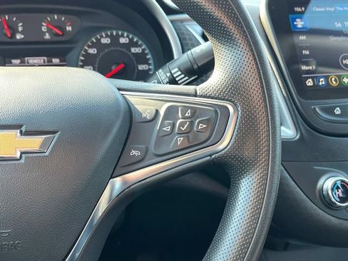 Used 2023 Chevrolet Malibu LT image 16