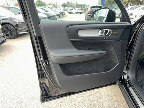 New 2026 Volvo XC40 B5 Ultra w/ Climate Package AWD/4WD image 10