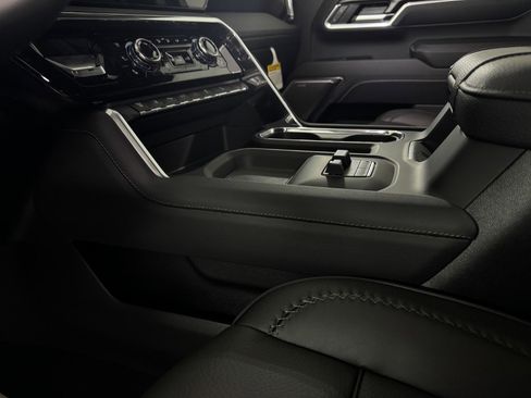 New 2026 GMC Sierra 2500 Denali w/ Technology Package image 25