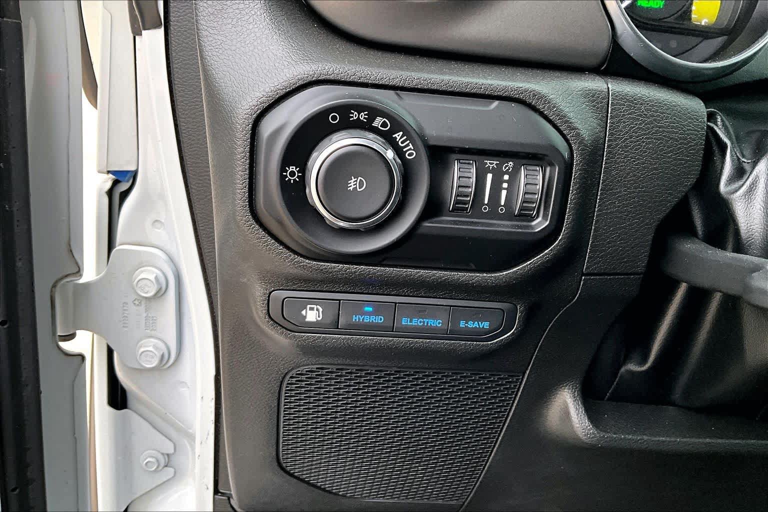 Used 2022 Jeep Wrangler Unlimited Rubicon 4xe w/ Safety Group AWD/4WD image 33