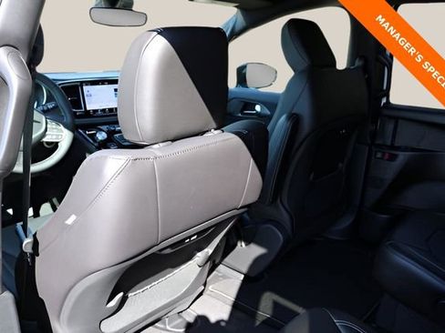 New 2026 Chrysler Pacifica Select image 14
