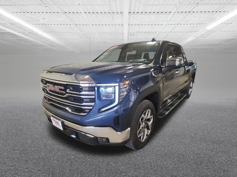 Used 2023 GMC Sierra 1500 SLT w/ SLT Premium Package image 2