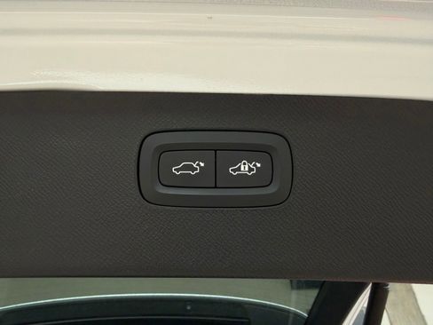 Used 2019 Volvo XC90 T6 Momentum w/ Advanced Package AWD/4WD image 17