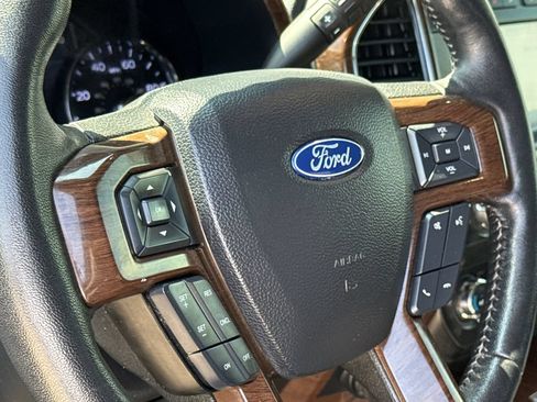 Used 2020 Ford F350 Lariat w/ Lariat Ultimate Package AWD/4WD image 30
