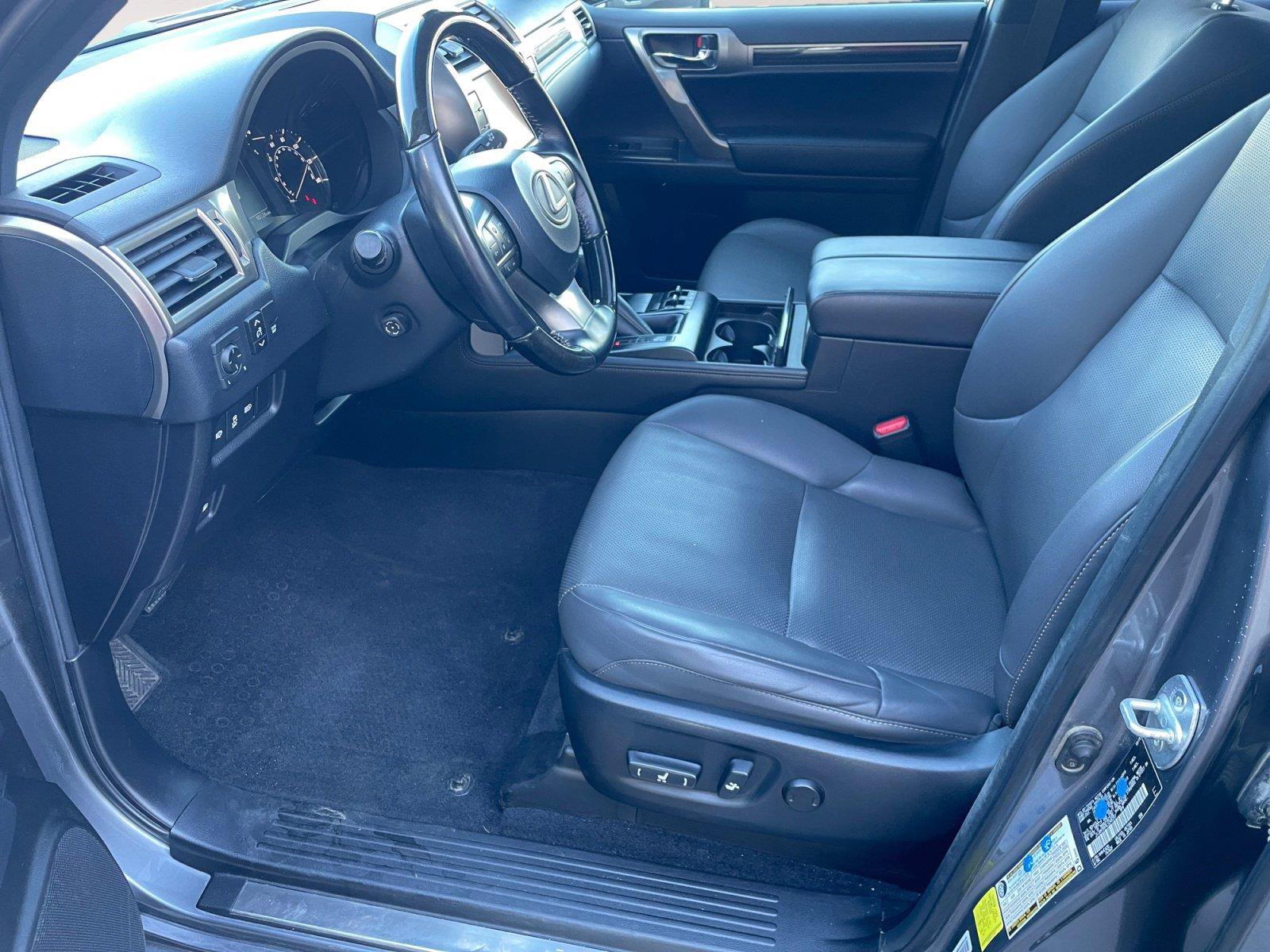 Used 2020 Lexus GX 460 Premium w/ Premium Package AWD/4WD image 9