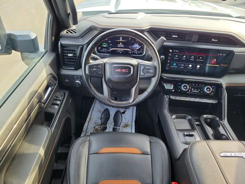 Used 2024 GMC Sierra 2500 AT4 w/ AT4 Premium Plus Package image 11