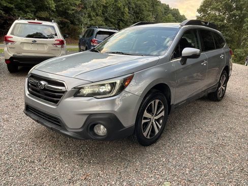 Used 2018 Subaru Outback 2.5i Limited AWD/4WD image 1