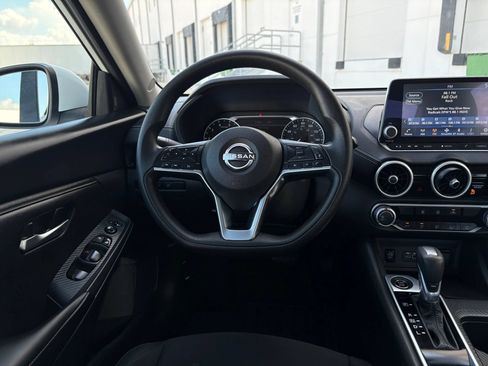 Used 2024 Nissan Sentra SV FWD image 11