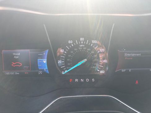 Used 2017 Ford Fusion SE w/ Fusion SE Technology Package image 14