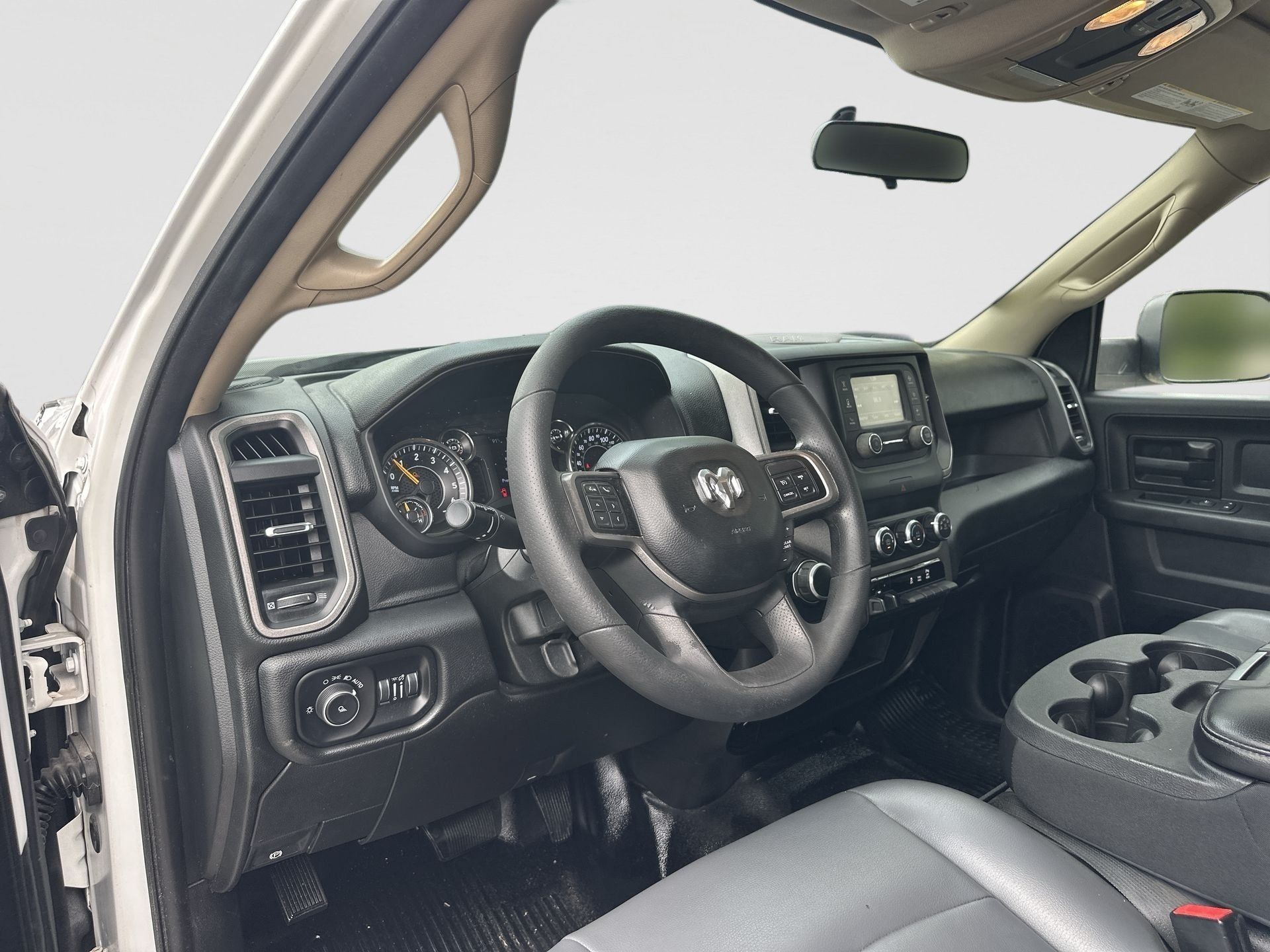 Used 2020 RAM 2500 Tradesman w/ Chrome Appearance Group RWD image 10