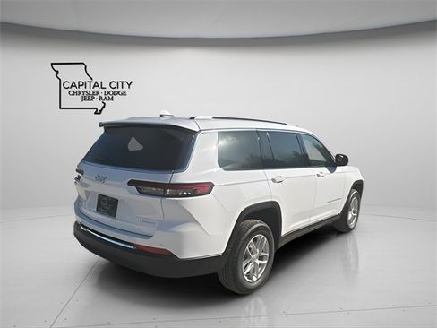 New 2025 Jeep Grand Cherokee L Laredo image 9