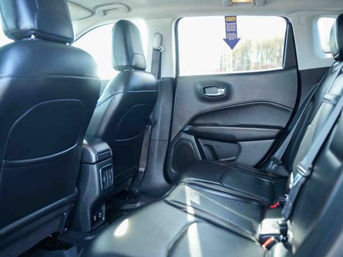 Used 2018 Jeep Compass Limited w/ Navigation Group AWD/4WD image 25